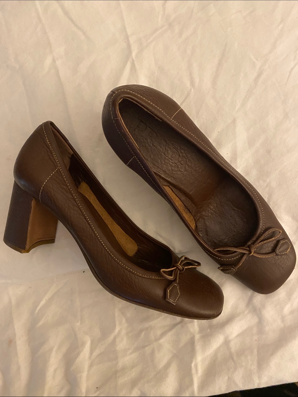 Prada Brown Leather Block Heel Pumps With Bow Detail 34.5 Or Size 4 1/2